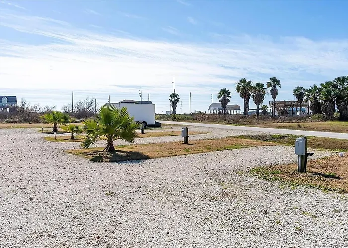 Rollover Bay Rv Spot #3 - Pull-Through 50/30 Amp