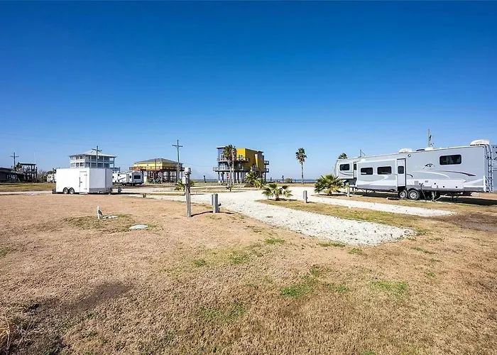 Rollover Bay Rv Spot #5 - Pull-Through 50/30 Amp