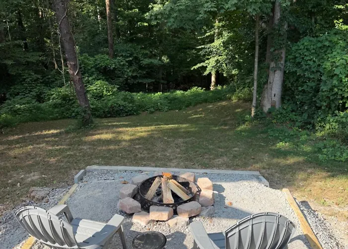 Cozy Rv Retreat Fire Pit & Outdoor Cinema