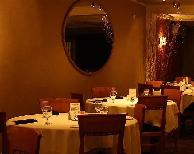 Macaluso'S At The Lantern Lodge
