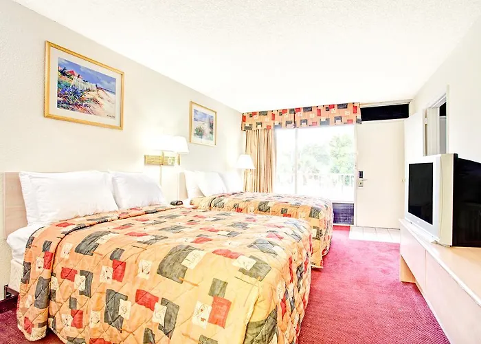 Knights Inn - Bradenton