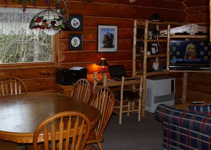 Wise Old Hunter Lodge