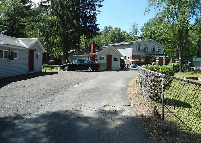 Flower Field Inn And Cottages