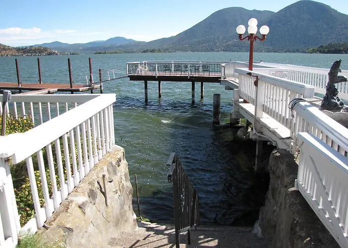 Lake Place Resort