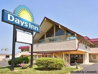 Days Inn - Iowa City Coralville