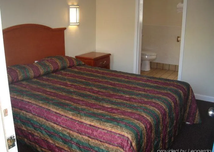 Shangri-La Motel