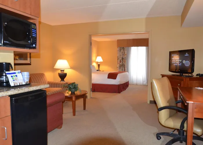 Holiday Inn Express & Suites Bloomington By Ihg