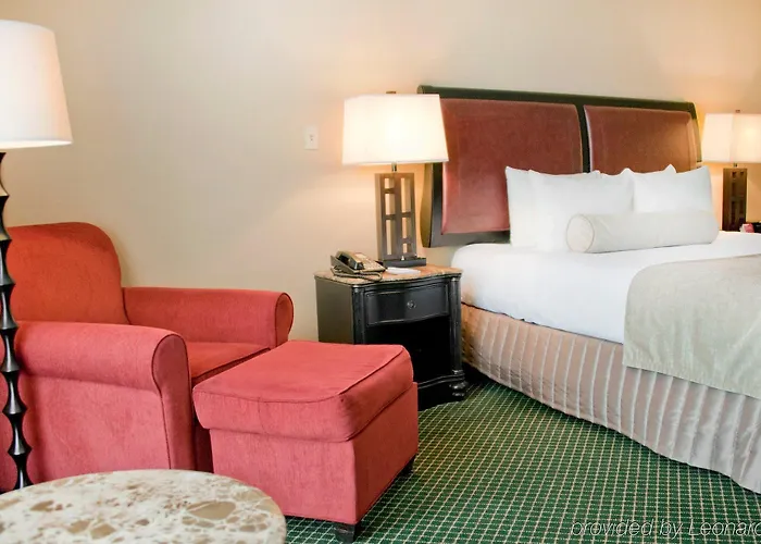 Crowne Plaza Pensacola Grand
