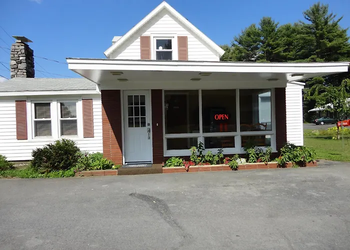 Sara Glen Motel - Saratoga Springs-Glens Falls