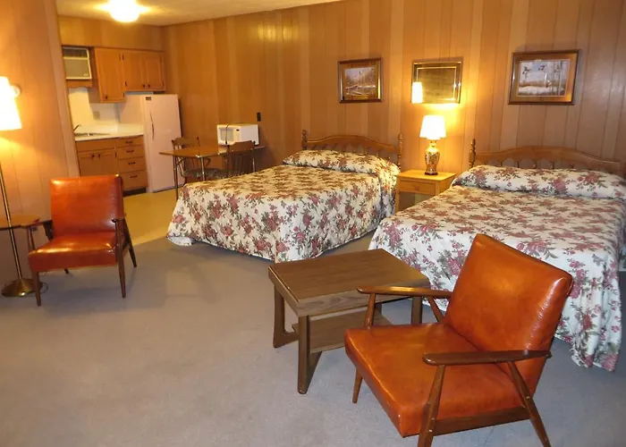Travelers Inn Motel - Eagle River Downtown