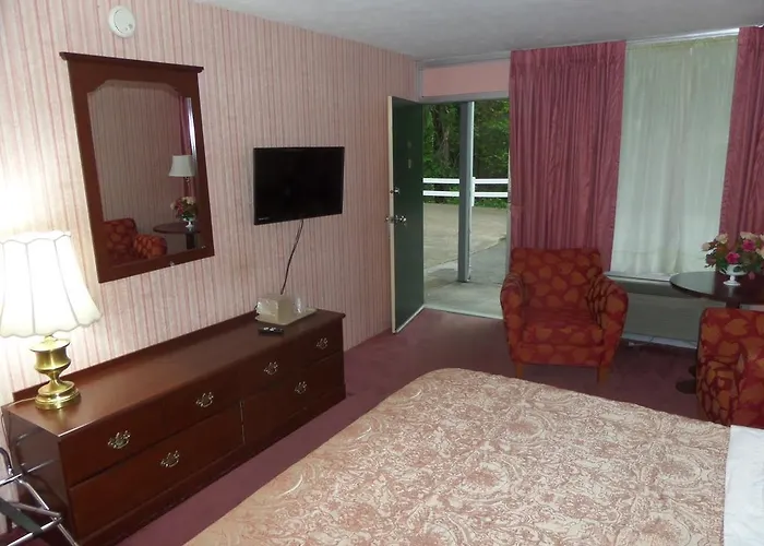 Colonial Inn