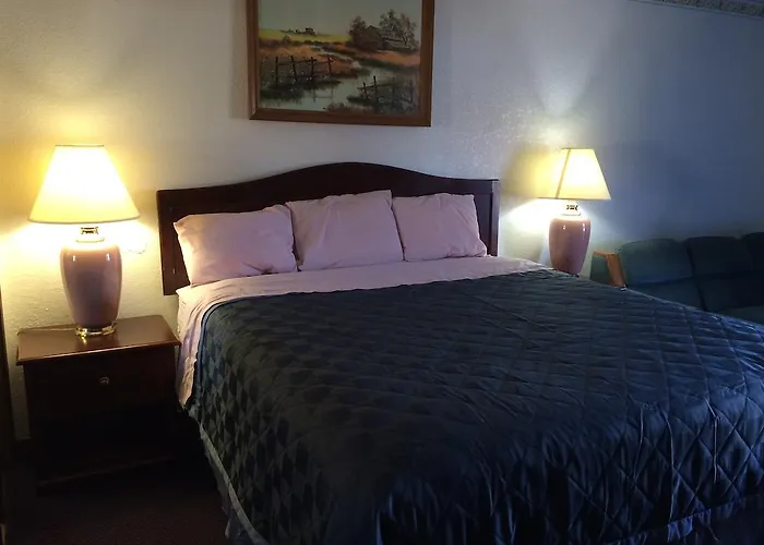 Crystal Palace Inn Brownfield