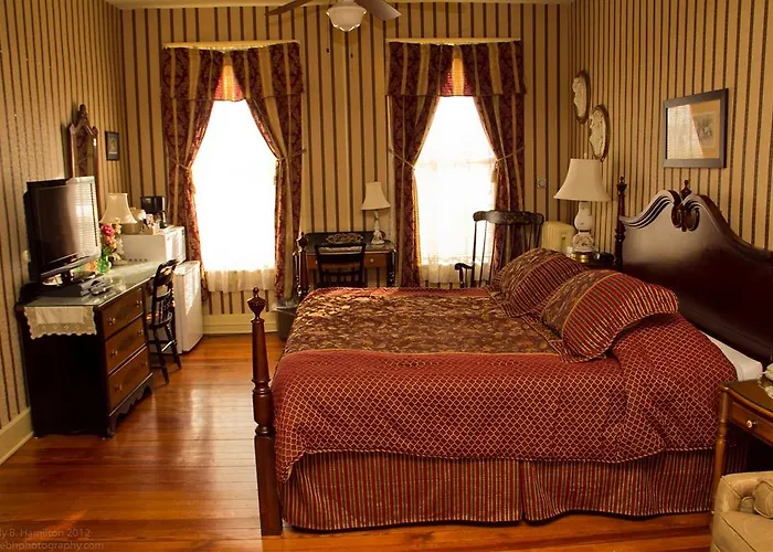 The Yankee Pedlar Inn