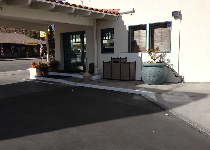 Dow Villa Motel