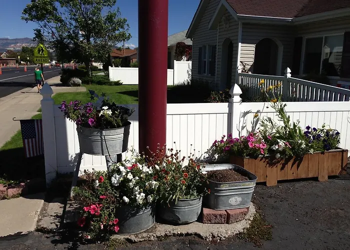 Purple Sage Motel