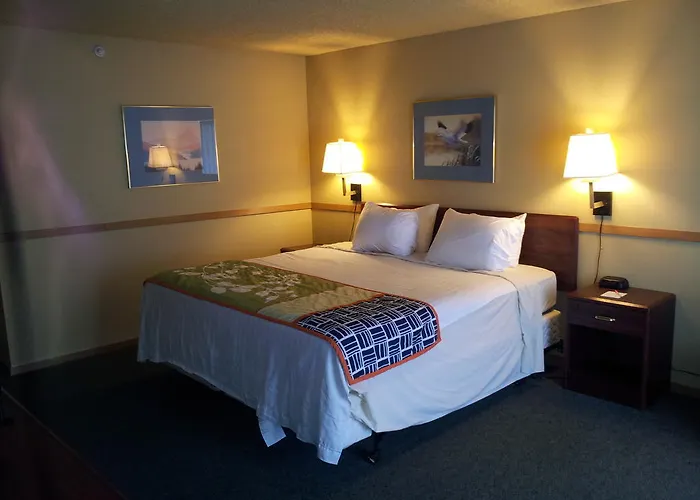 South Tacoma Suites
