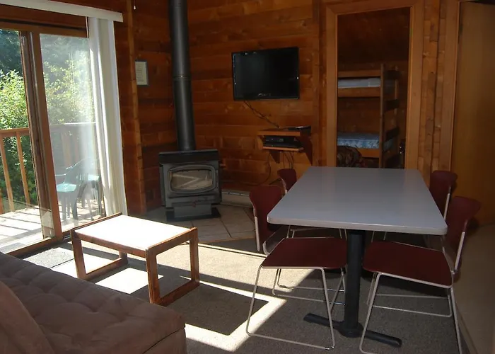 La Conner Camping Resort Deluxe Cabin 5