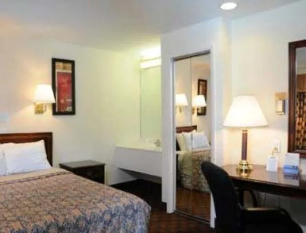 Days Inn Lexington Park