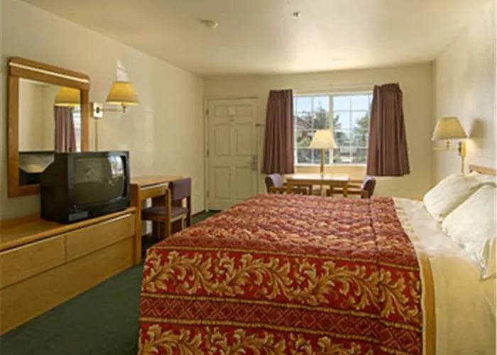 Days Inn Salinas Airport