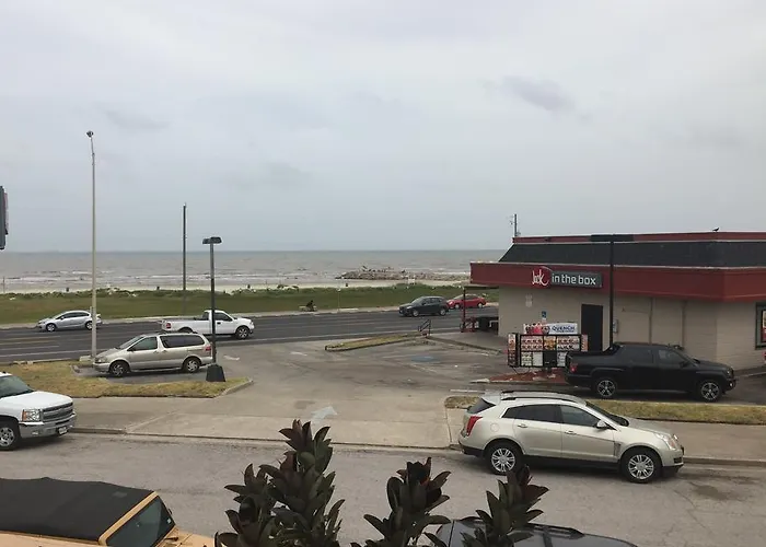 Surf Motel And Apartments
