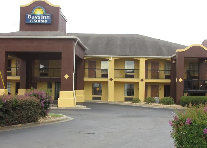 Days Inn & Suites By Wyndham Fort Valley