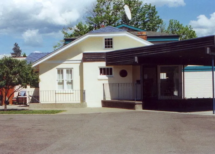 Japan House Suites