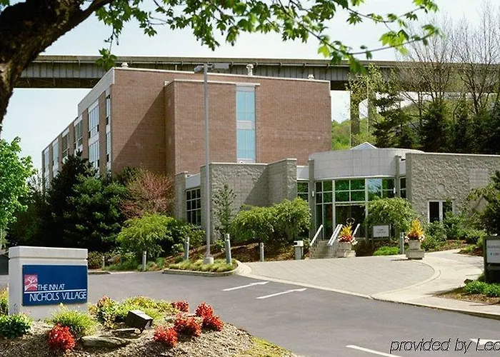 Nichols Village Hotel And Spa
