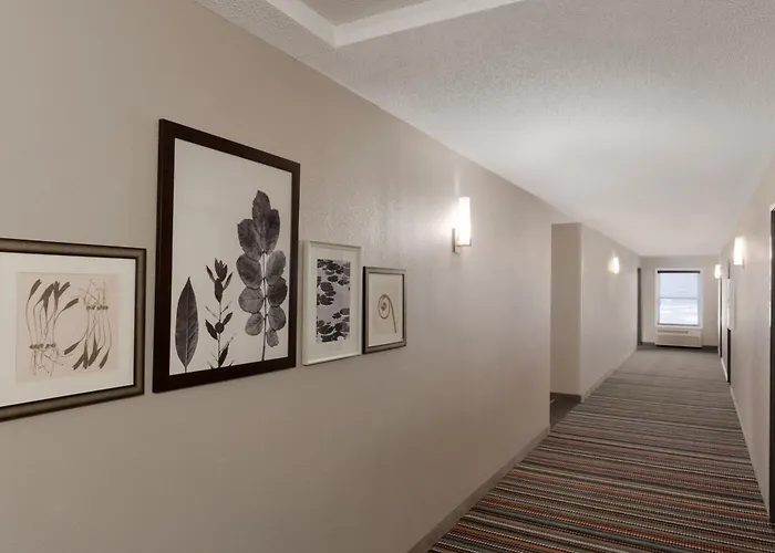 Country Inn & Suites By Radisson, Chippewa Falls, Wi