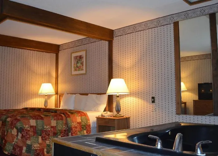 Travelodge Inn & Suites By Wyndham Muscatine