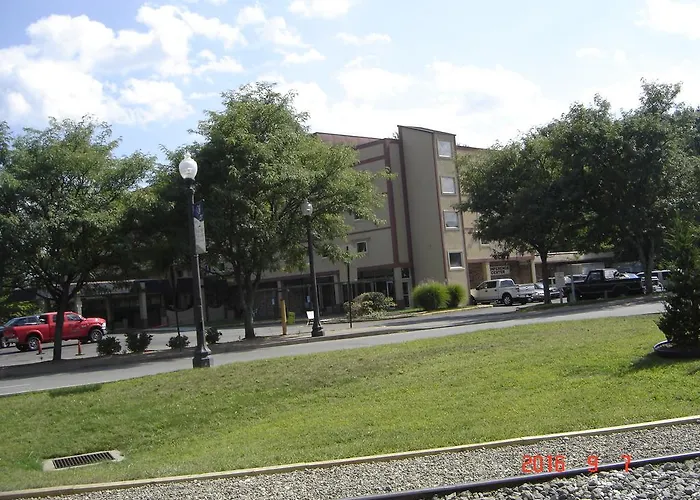 Days Inn Oil City Conference Center