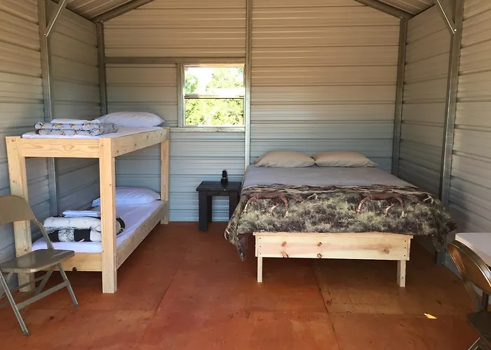 Primrose Cabin Glamour Camping, Hot Showers, Stunning Night Sky