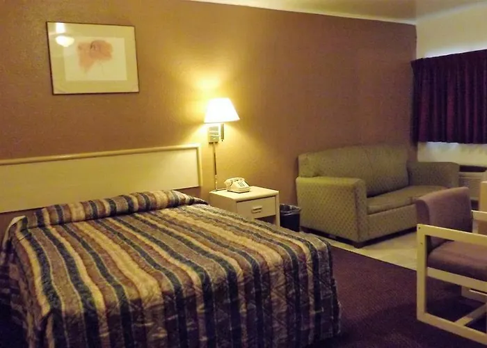 Travelodge By Wyndham Farmington