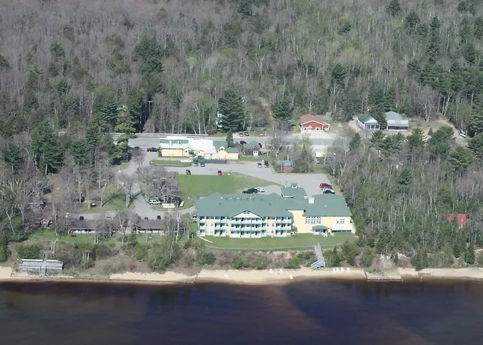 Best Western Lakefront Inn & Suites