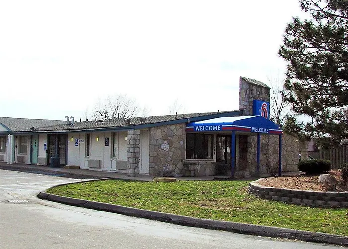 Travelodge By Wyndham Benton Harbor Mi