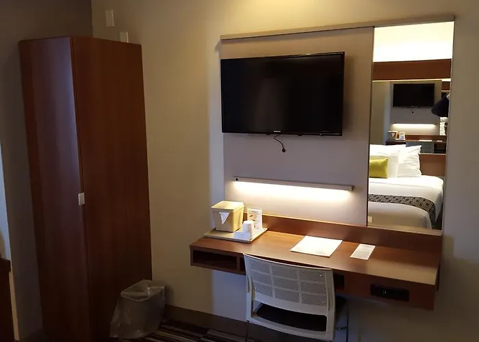 Microtel Inn & Suites By Wyndham Bellevue