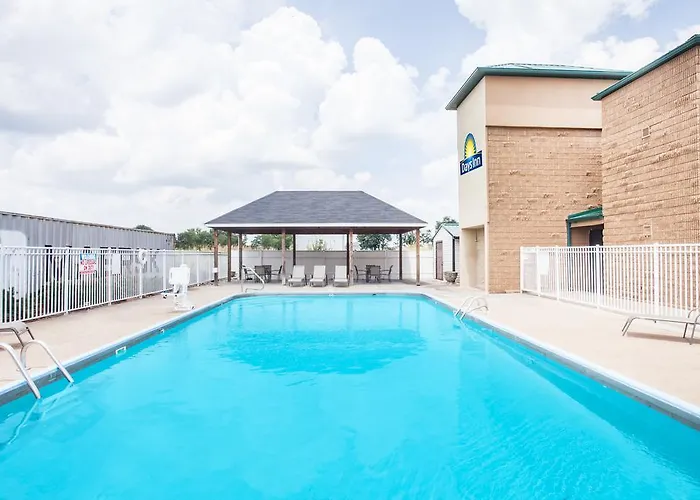 Days Inn By Wyndham Bowling Green