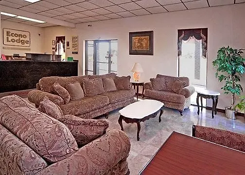 Econo Lodge I-70 Near Bicentennial Center