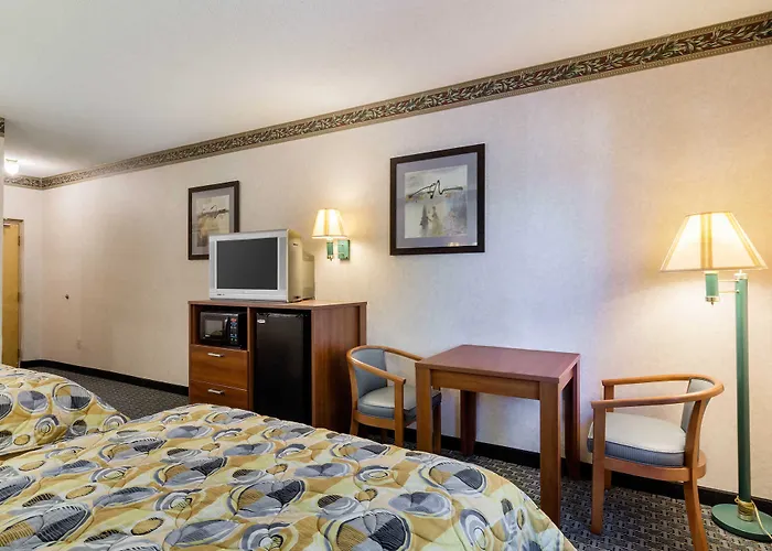 Econo Lodge West Springfield