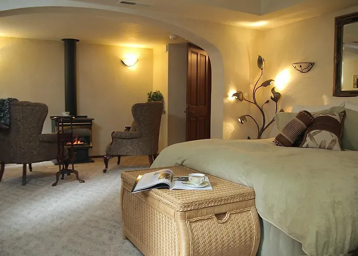 Avalon Luxury Bed & Breakfast Lodge