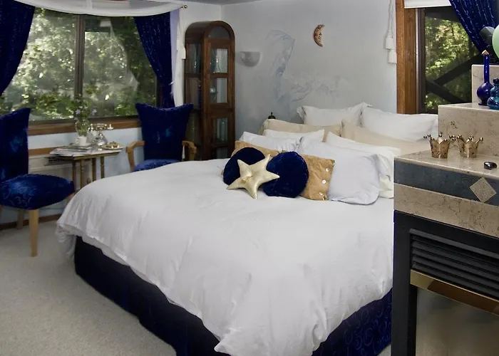 Avalon Luxury Bed & Breakfast Lodge