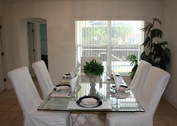 Luxury Villa With Pool And Springs, Beaches Near Golf Courses