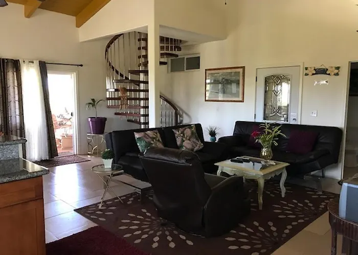 Coconut Palms Vacation Rental Near Lava Fields And Beaches