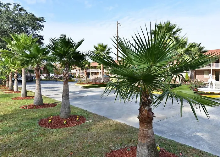 American Inn & Suites - Savannah / Garden City