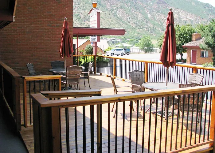 Frontier Lodge