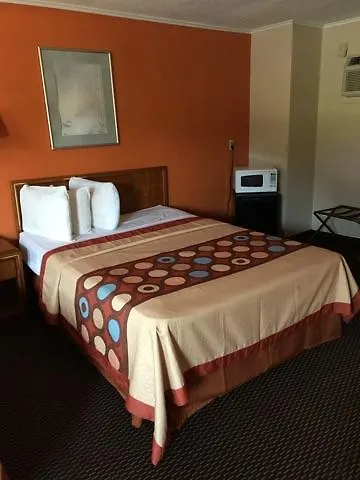 Country Hearth Inn-Hannibal