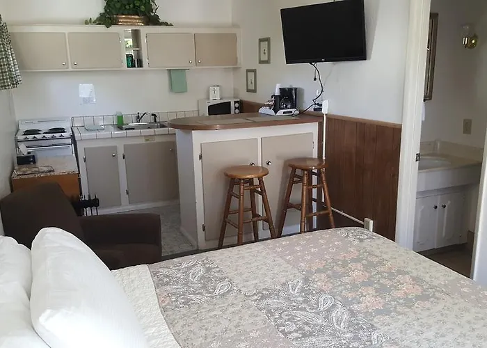 Bishop Village Motel