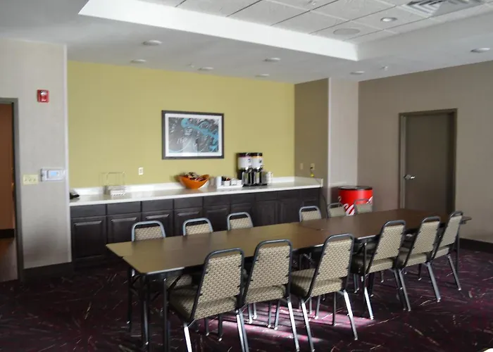 Hampton Inn Pratt
