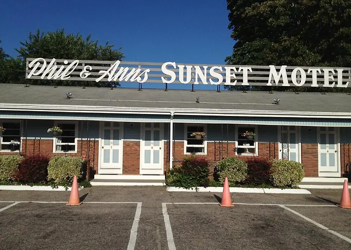 Phil And Anns Sunset Motel