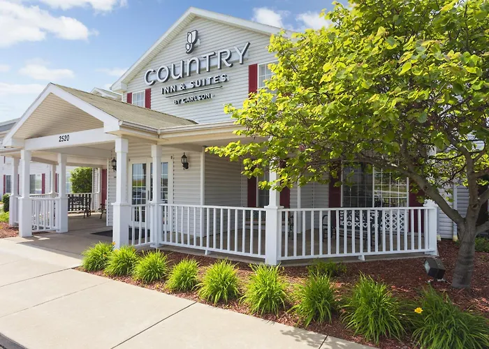 Country Inn & Suites By Radisson, Nevada, Mo