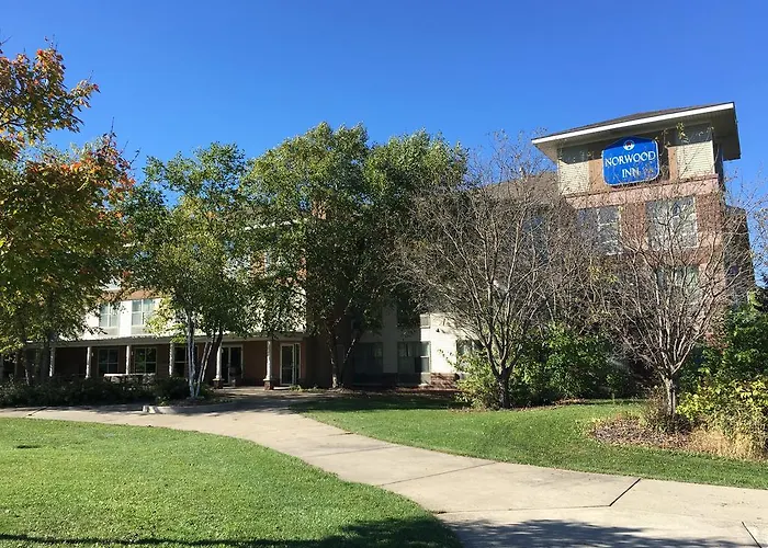Norwood Inn And Suites Chaska